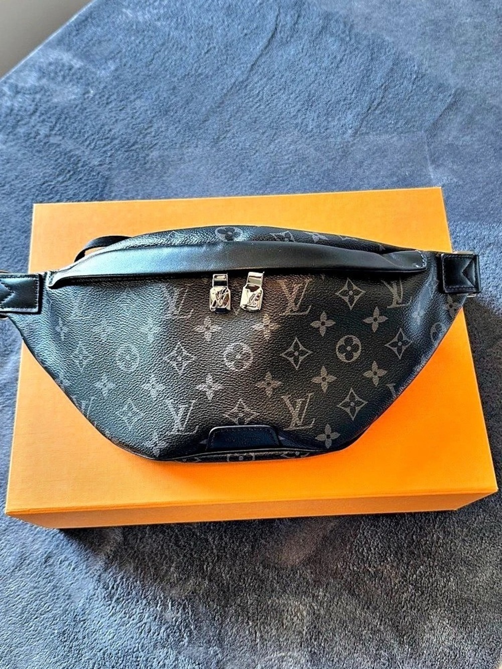 Louis Vuitton Discovery Bumbag PM